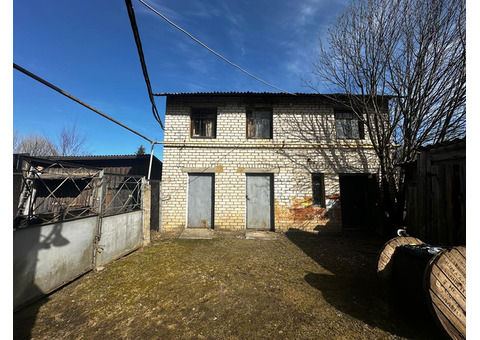 помещение (под склад) площадью 41.6 кв.м.