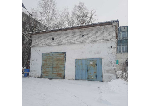 Гараж 73.1 кв.м. и ЗУ 4 сот.