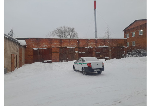в Грязовце: гараж 232,5 кв. м + участок 320 кв. м