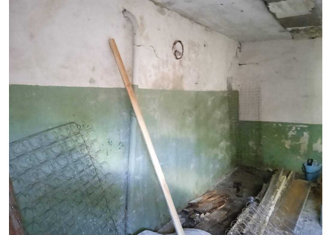 гараж 18 кв.м в собственности (земля + бокс) Губкин