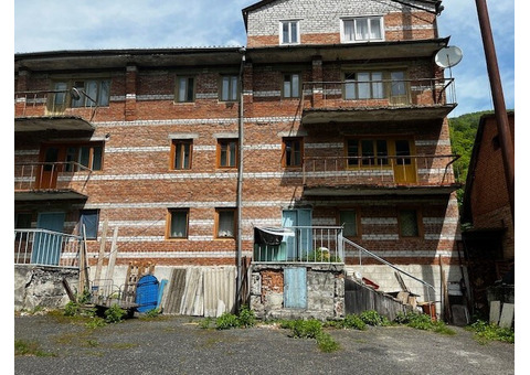 Здание 958.6 кв.м. и Земельный участок 0.5 га (под базу отдыха)