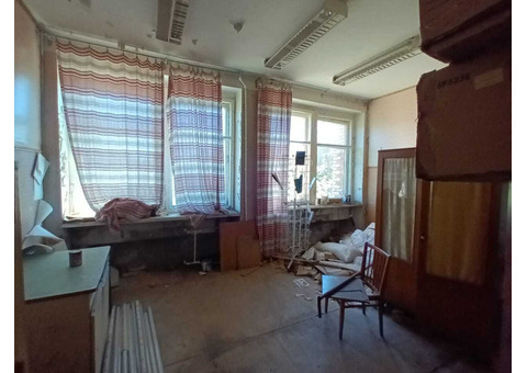 8 нежилых помещений разной площади (138.4 м²)