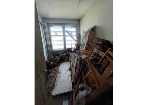 8 нежилых помещений разной площади (138.4 м²)