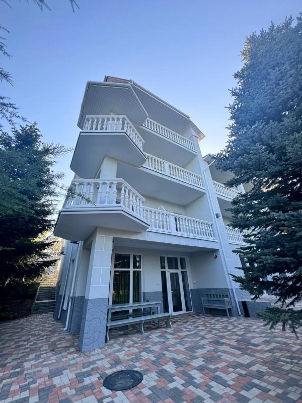 Аренда большого дома в горах для отдыха с теплым бассейном и баней